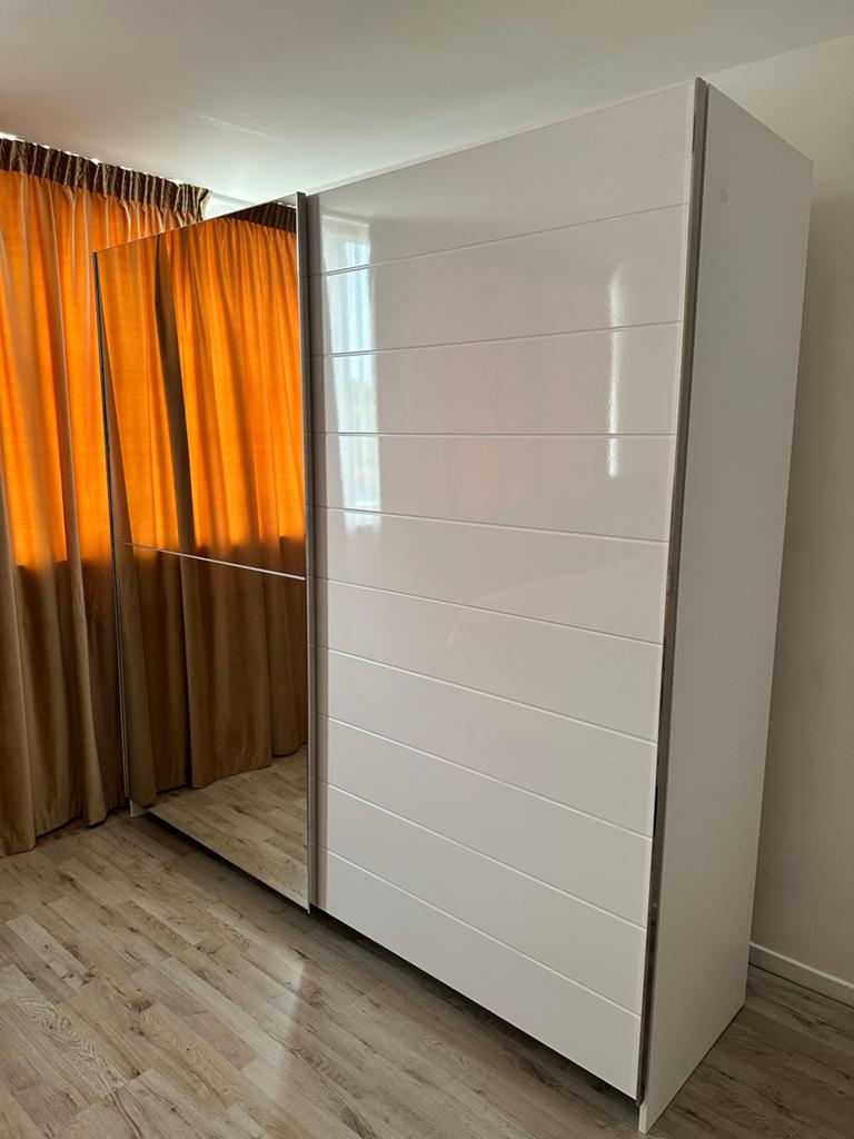 Moderne kledingkast met glazen schuifdeur, Huis en Inrichting, Ophalen, 100 tot 150 cm, 200 cm of meer, Glas