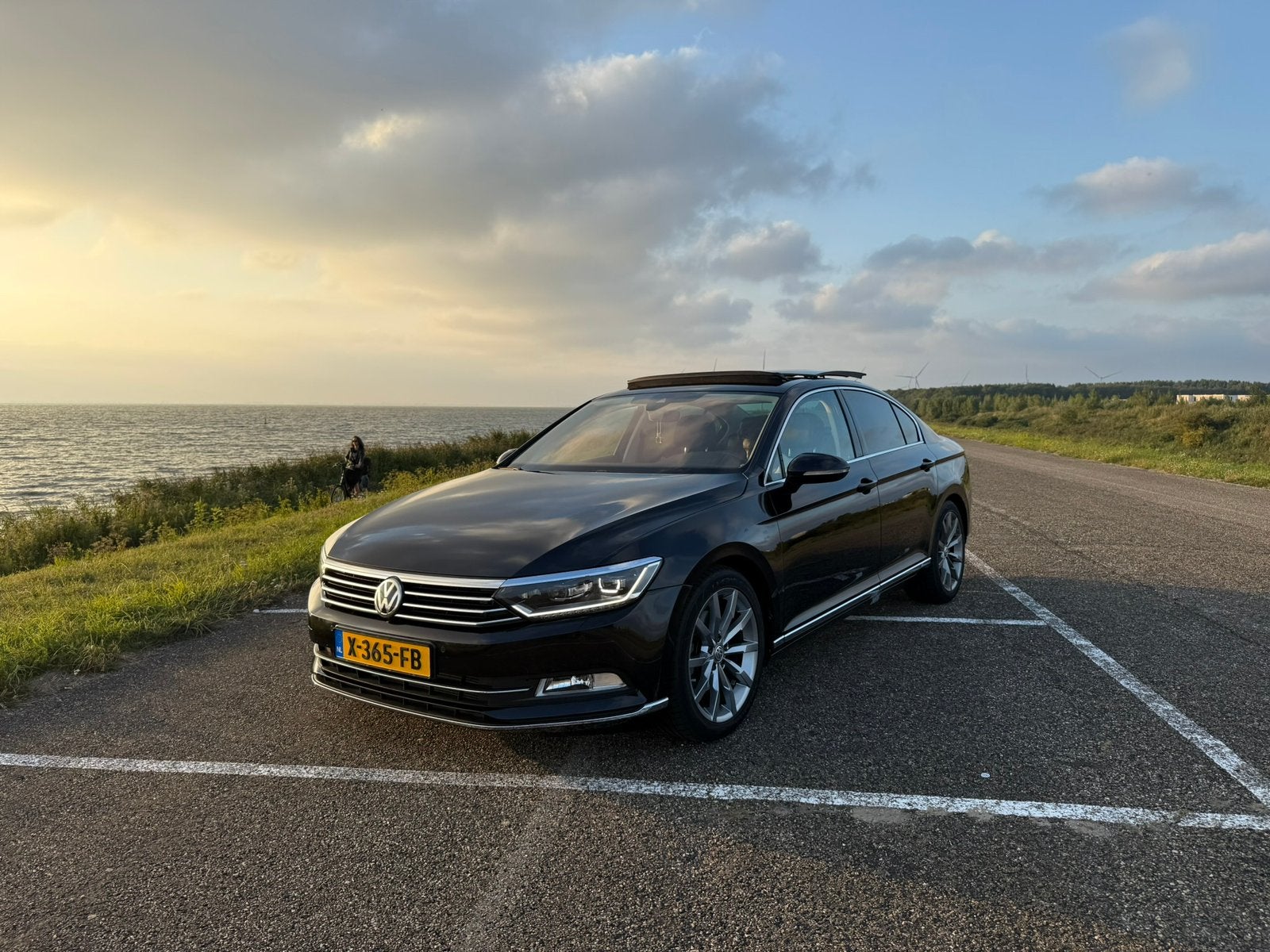 VW Passat 2.0 TDI |Pano |Dynaudio| Standkachel, 4 cilinders, 2000 kg, Zwart, Diesel
