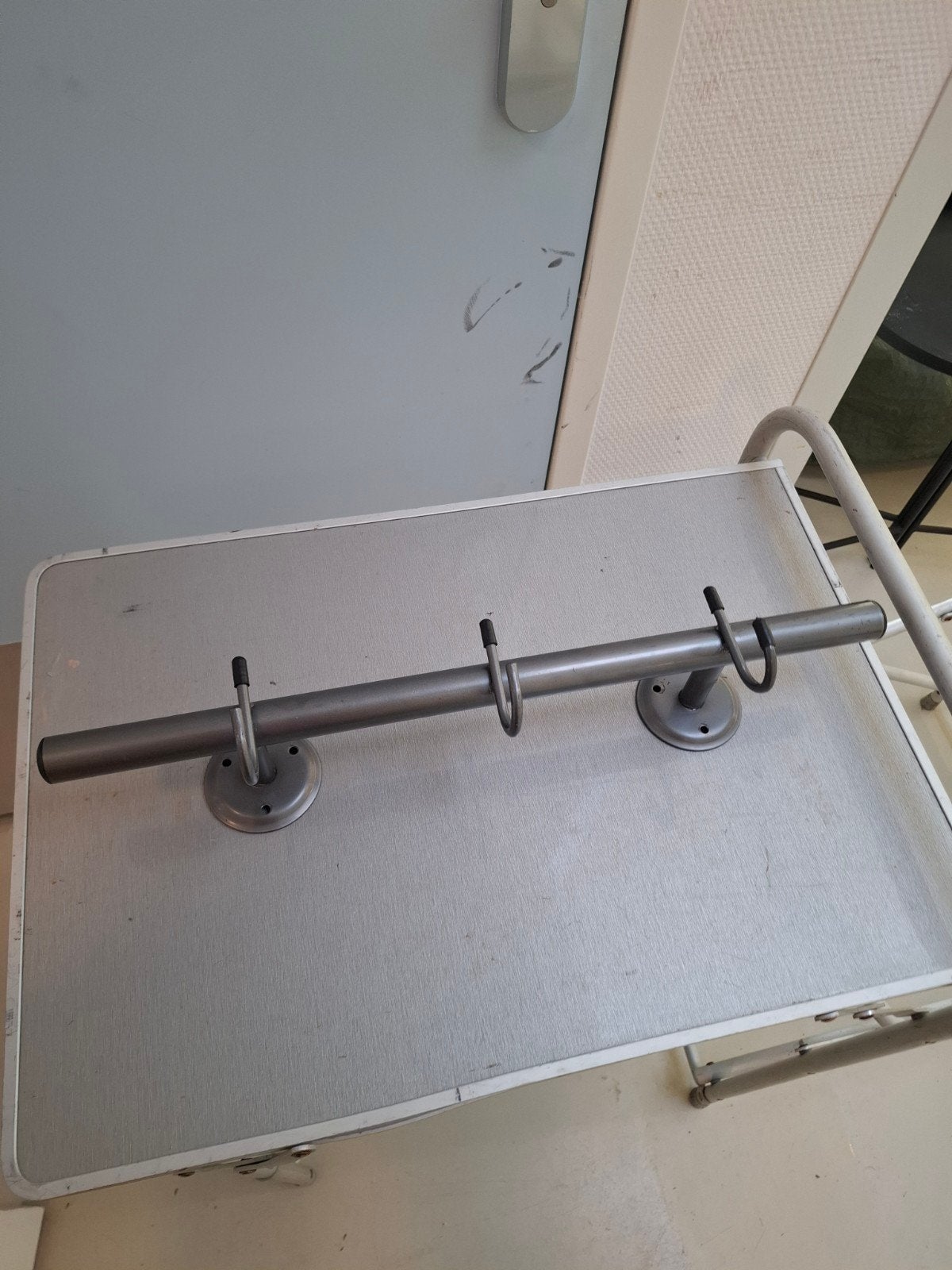 Metalen wandkapstok met 3 haken, Gebruikt, Minder dan 100 cm, Metaal, Ophalen