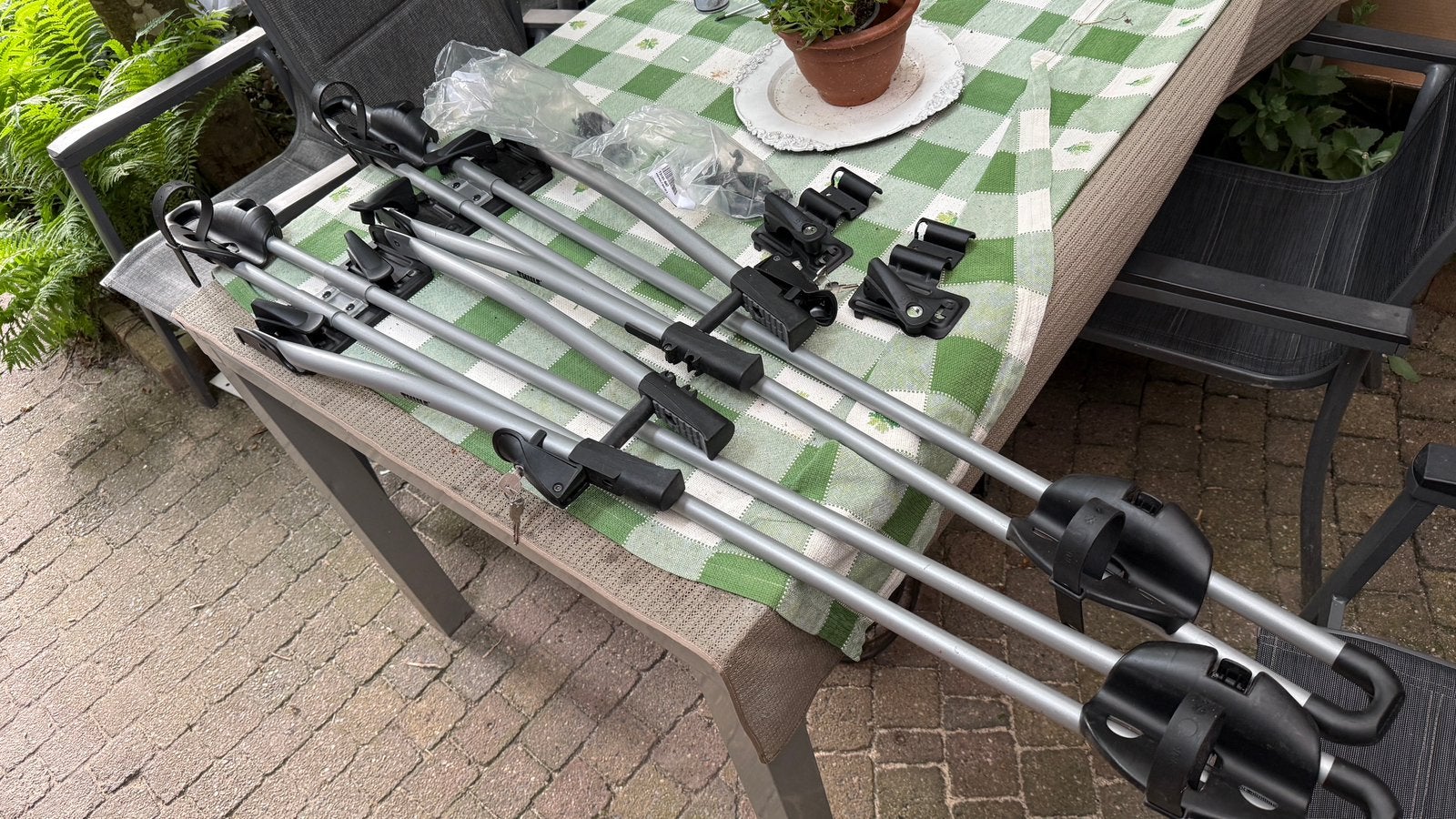 Thule fietsendragers vrijwel nieuw, Auto diversen, Fietsendragers, Ophalen, 2 fietsen, Zo goed als nieuw, Dakdrager