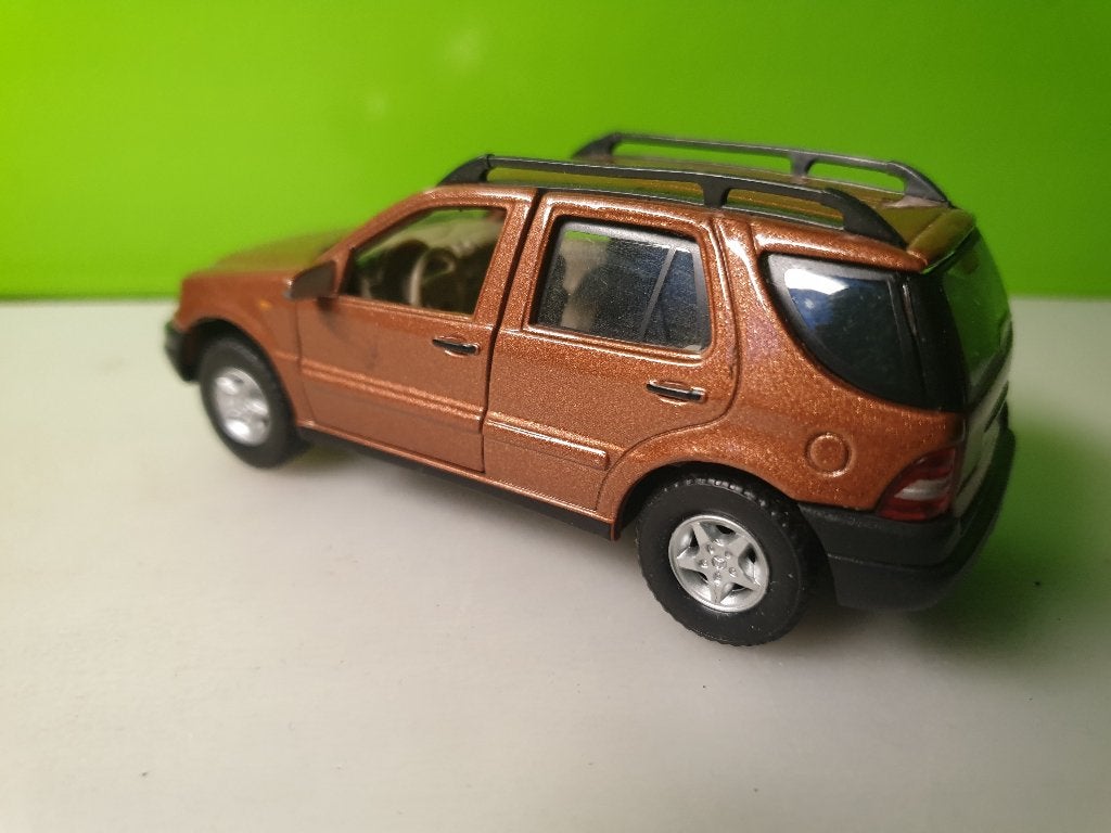 Cararama - Mercedes ML320 W163 [bruin] 1/43, Hobby en Vrije tijd, Ophalen of Verzenden, Gebruikt, Auto, Overige merken