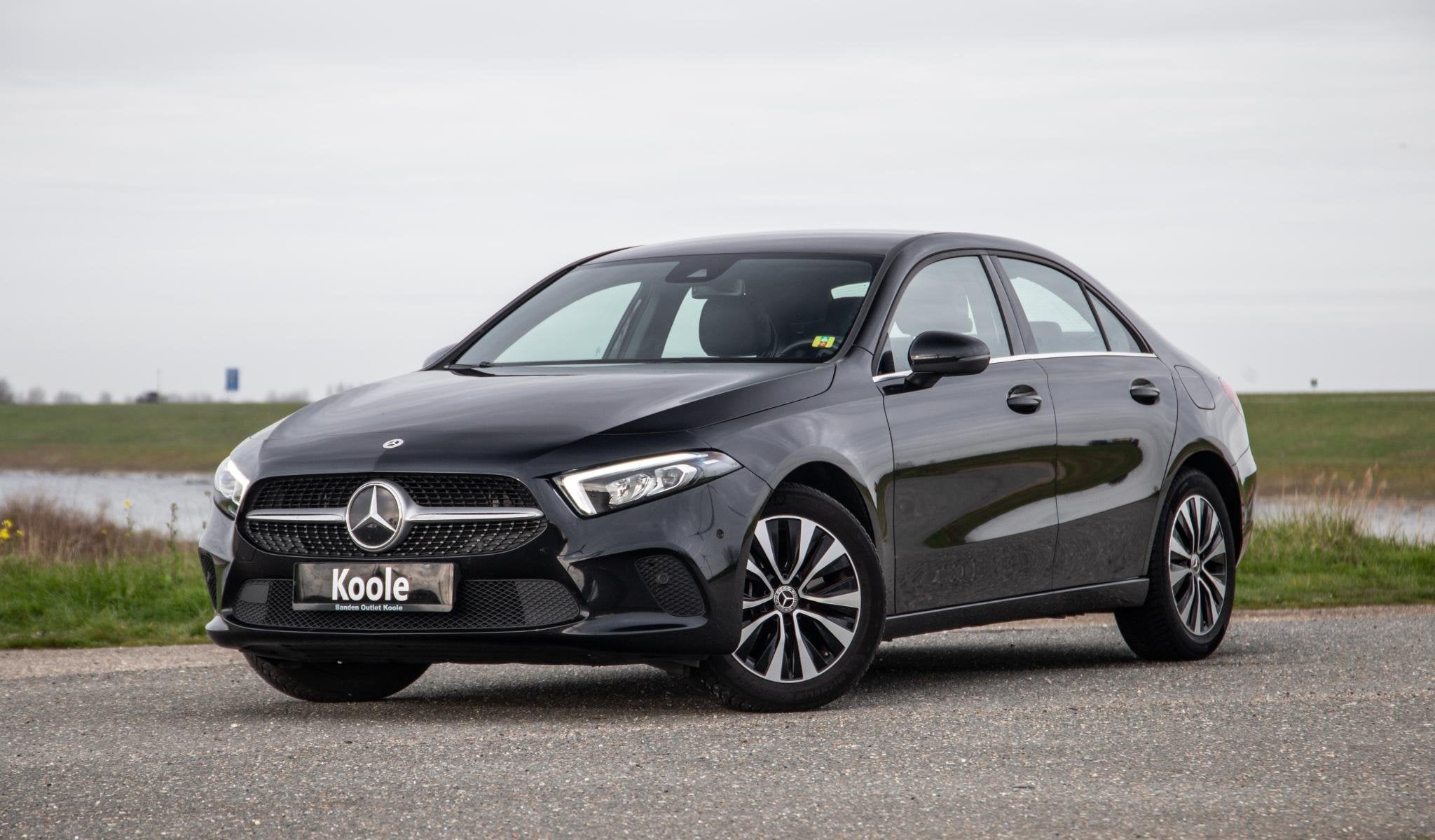 Mercedes-Benz A-klasse 250 e Business Line AUTOMAAT / LEDER, Auto's, Dealer onderhouden, Gebruikt, 16 kWh, Leder en Stof
