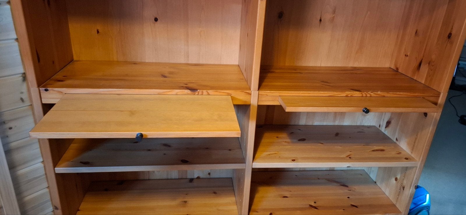Houten (grenen) boekenkast - 2 Delen, Ophalen, Met plank(en), Gebruikt, 100 tot 150 cm