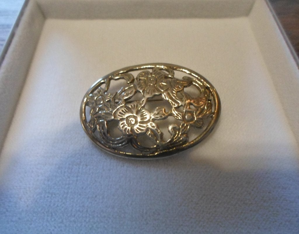 Broche Zilver 835 Gekeurd, Minder dan 4 cm, Ophalen of Verzenden, Zo goed als nieuw, Zilver