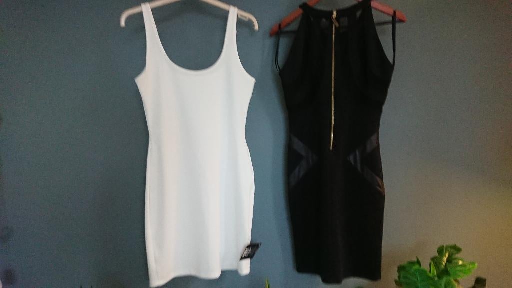 Jurk wit en jurk zwart, leuk voor een feestje maat 38-40, Kleding | Dames, Jurken, Maat 38/40 (M), Overige kleuren, Nieuw, Ophalen of Verzenden