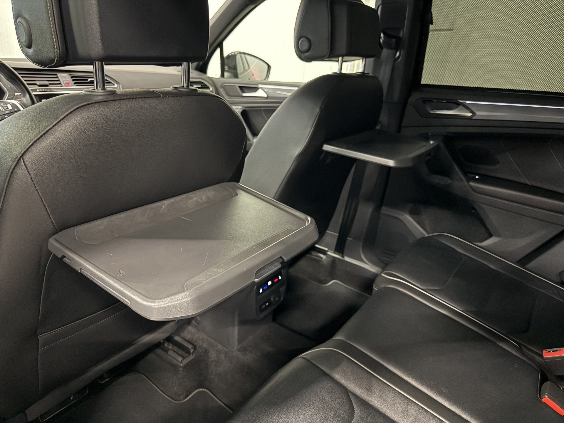 Foto 41 van Volkswagen Tiguan 2.0 TSI 4Motion 3x R-Line BLACK PANO/VOL-L