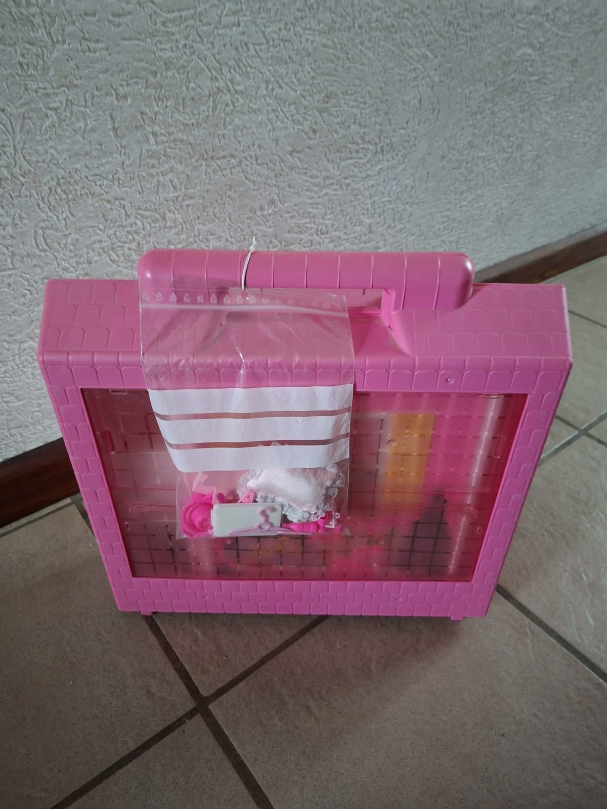Mattel Barbie Fold 'N Fun House, Ophalen, Zo goed als nieuw, Toebehoren