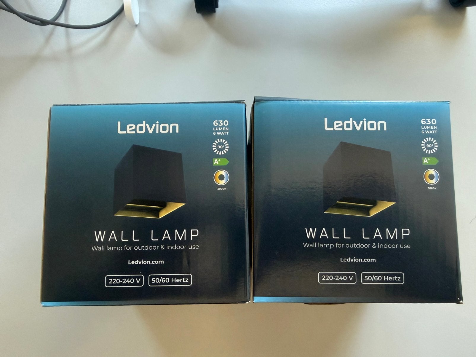 2 muur/wand  lampen, Huis en Inrichting, Lampen | Wandlampen, Ophalen of Verzenden, Zo goed als nieuw