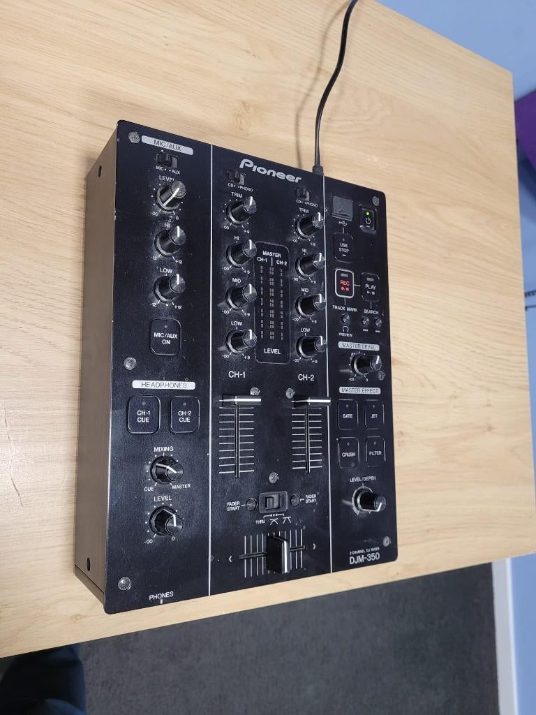 Pioneer mixer DJM 350 usb, Muziek en Instrumenten, Mengpanelen, Ophalen of Verzenden, Zo goed als nieuw, Minder dan 5 kanalen