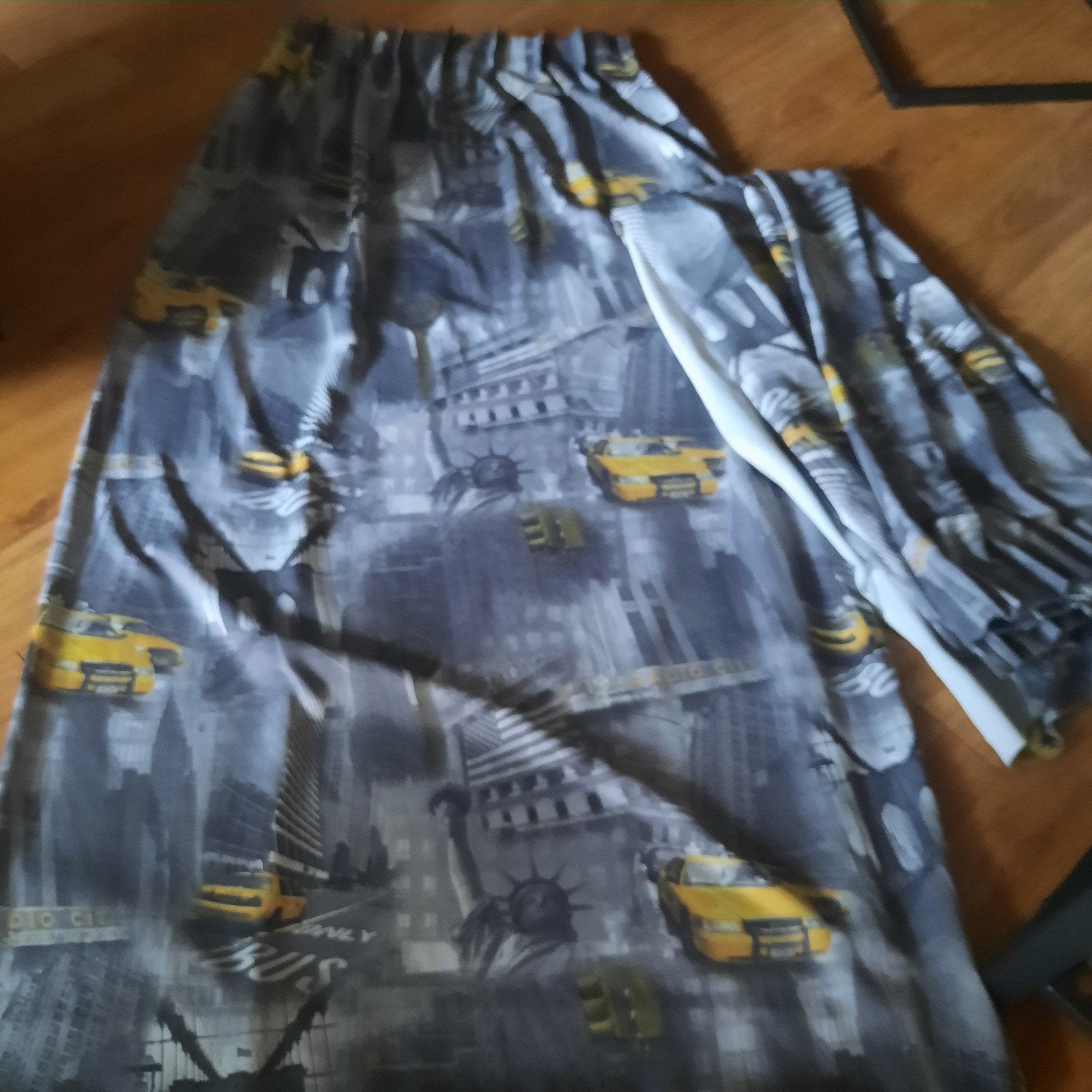 Gordijnen met New York taxi print - 2 stuks, 150 tot 200 cm, Grijs, Zo goed als nieuw, 150 tot 200 cm