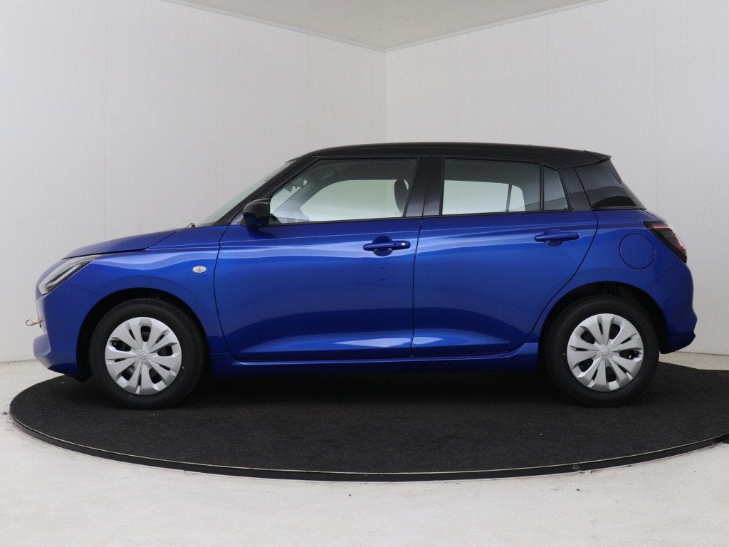 Suzuki Swift 1.2 Comfort Smart Hybrid *OP=OP* (bj 2026), Auto's, Voorwielaandrijving, 12 maanden, Stof, Zwart