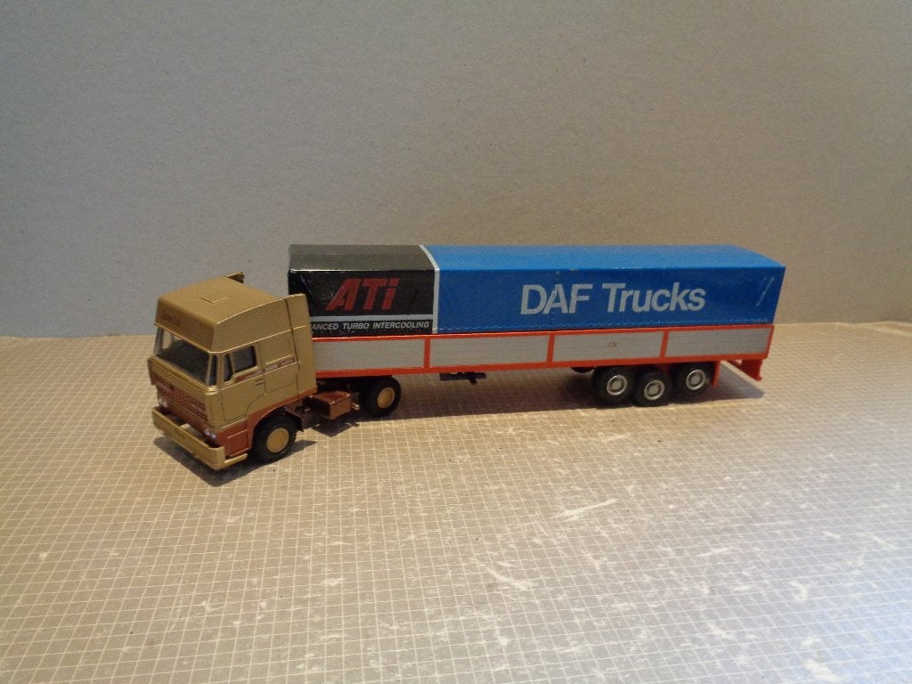 lion daf 3300 space cab goud met huif trailer, Ophalen of Verzenden, Zo goed als nieuw, Bus of Vrachtwagen, Lion Toys