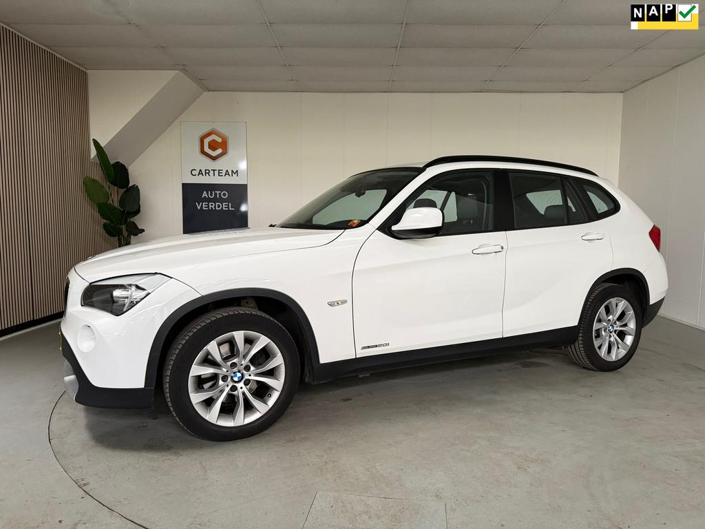 BMW X1 SDrive20i Business Airco, Navigatie, LMV,Panodak, X1, Euro 5, 4 cilinders, Wit