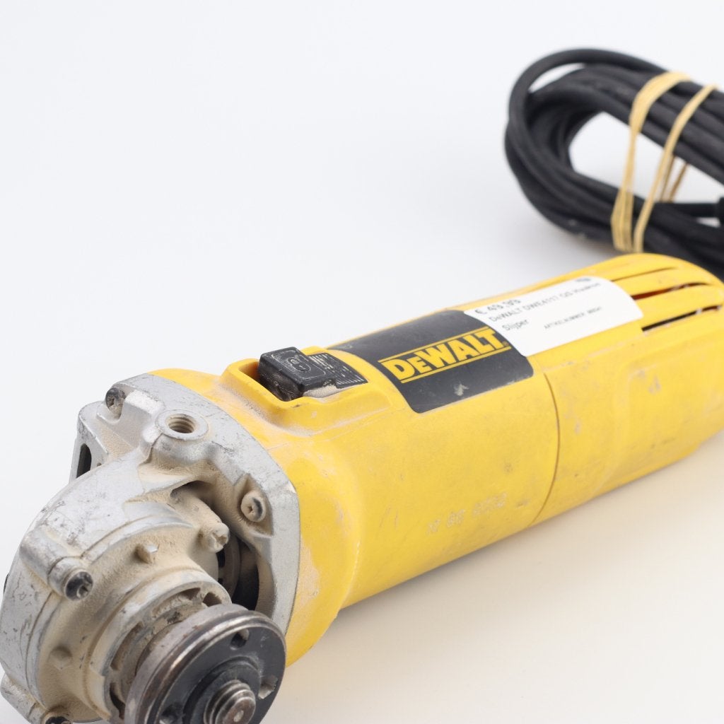 DeWALT DWE4117 QS Haakse Slijper, Dewalt, Zo goed als nieuw, Support@dewalt.com, 701 E. Joppa Road
Towson, MD 21286
USA