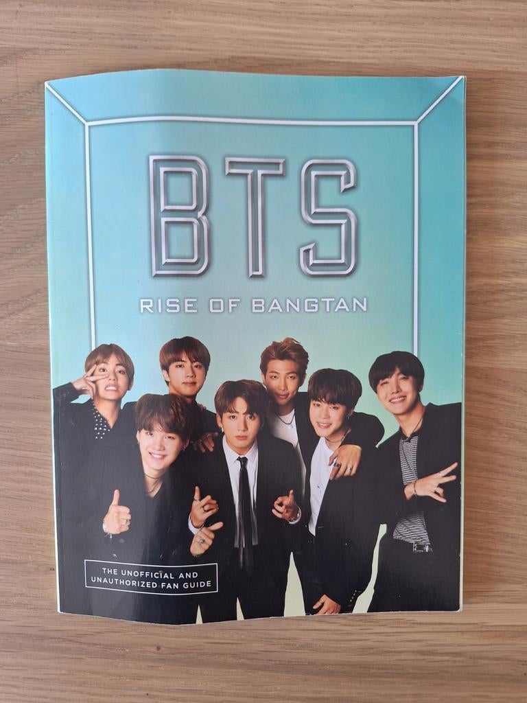 bts guide boek, Ophalen of Verzenden, Zo goed als nieuw, Personen