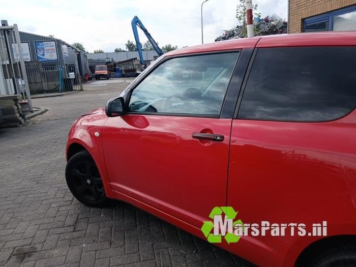 Portier 2Deurs links van een Suzuki Swift, Gebruikt, -, Deur, -