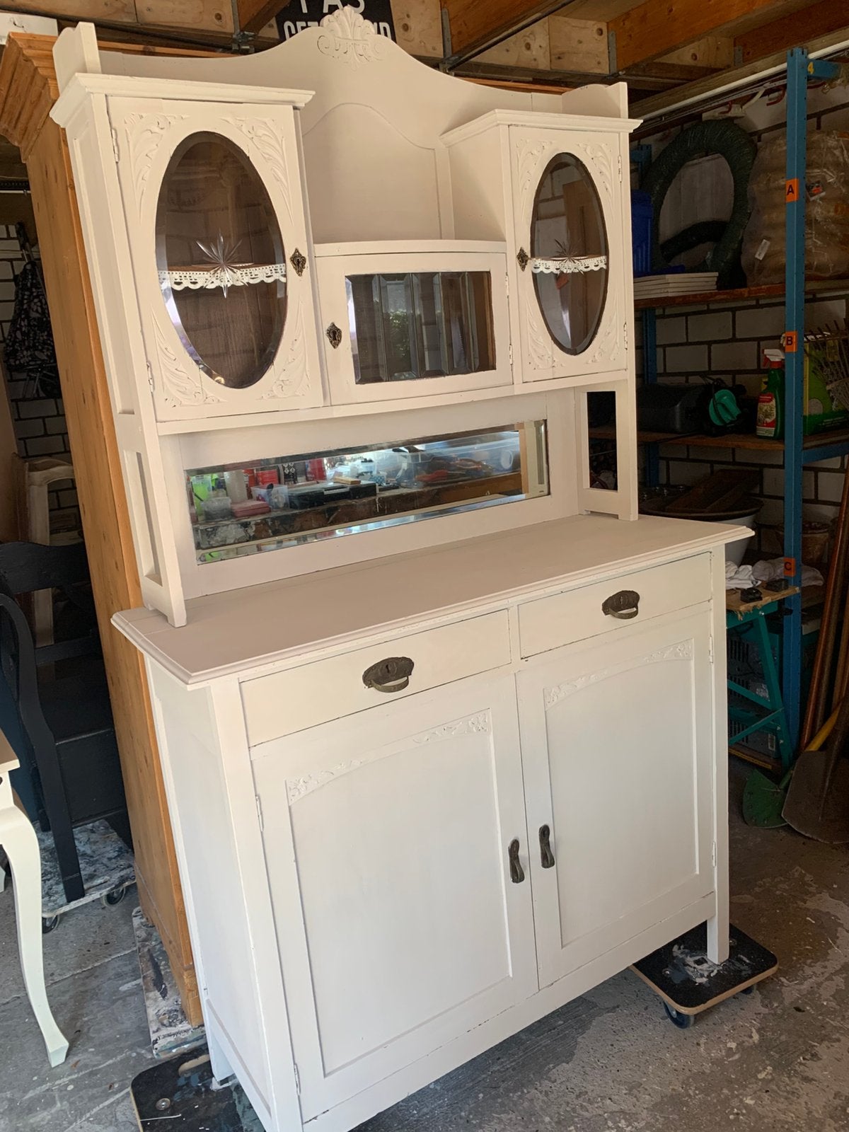 Oude brocante buffetkast, Ophalen