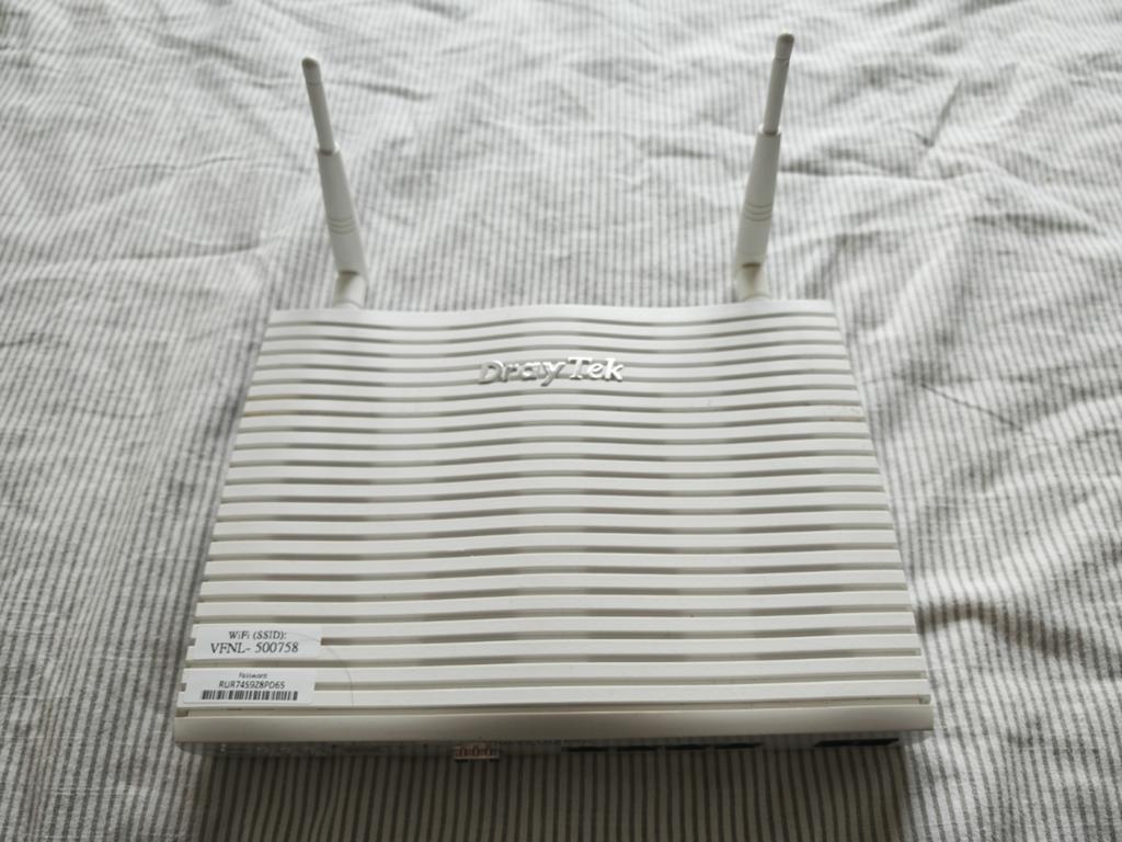 Draytek wifi router, Ophalen of Verzenden, Zo goed als nieuw, Router, DrayTek