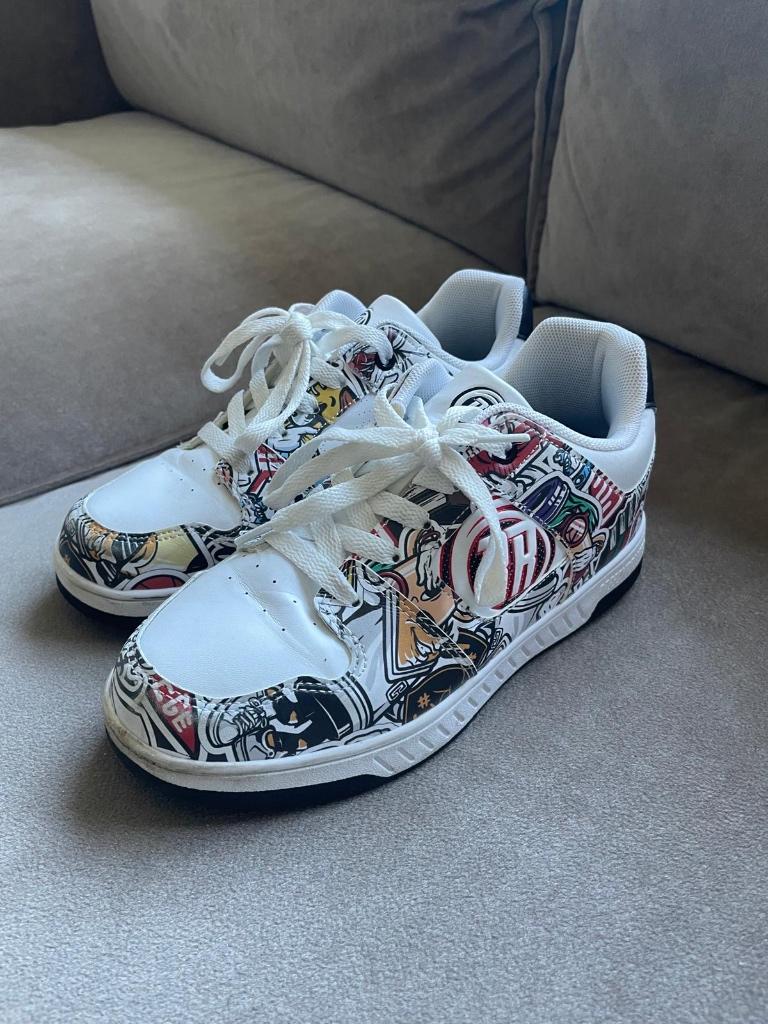 Te koop: heelys schoenen, Jongen of Meisje, Schoenen, Ophalen of Verzenden, Zo goed als nieuw