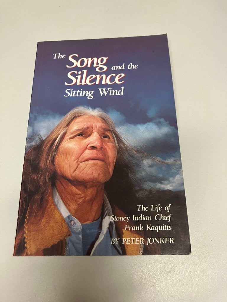 The song and the silence Sitting wind Indian chief, Ophalen of Verzenden, Gelezen, Noord-Amerika