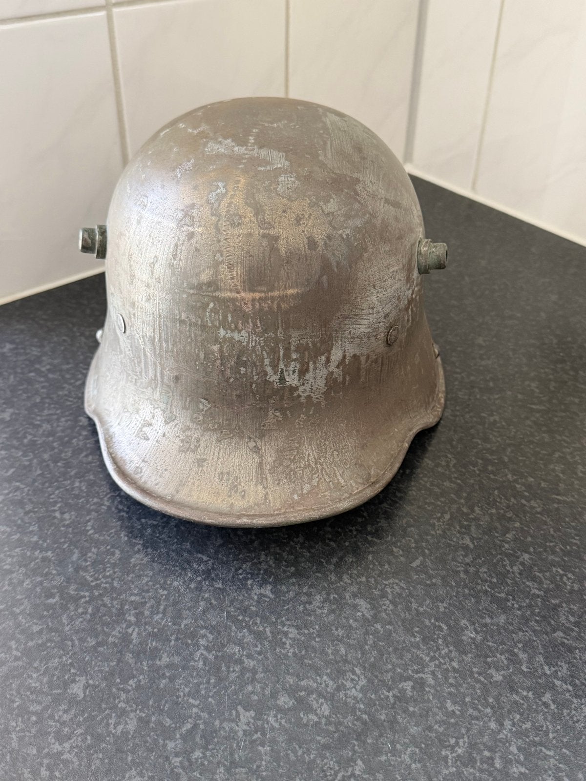Originele Duitse M1916 SI 62 helm WOI - Zolder vondst, Ophalen of Verzenden, Landmacht, Duitsland, Helm of Baret