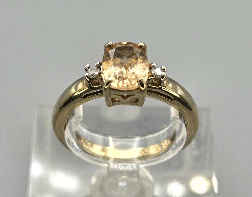 Gouden Vintage ring champagne topaas en diamant. 2026/620