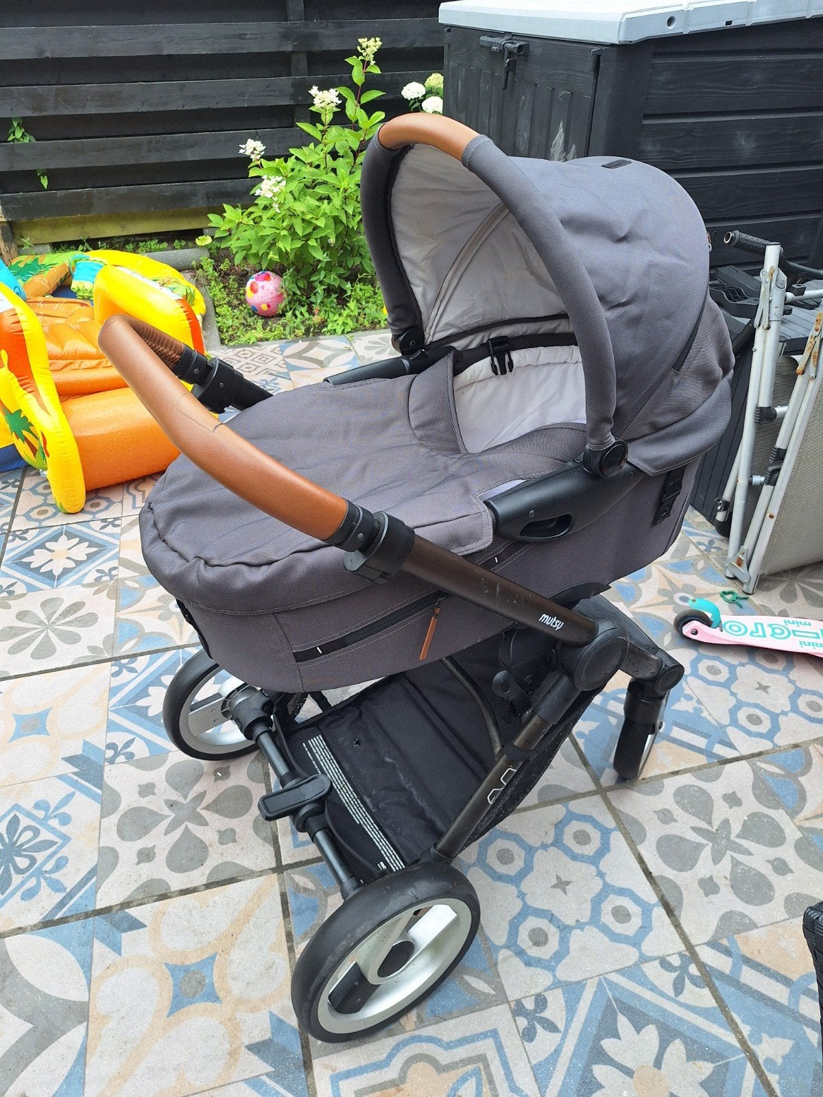 Mutsy 3-in-1 Kinderwagen met Regenhoes en Lakens, Ophalen