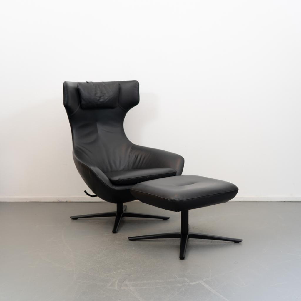 1x Leolux Caruzzo PLUS Fauteuil + Voetenbank - Zwart Leer, Niet ingevuld, Niet ingevuld, 75 tot 100 cm, Ophalen of Verzenden