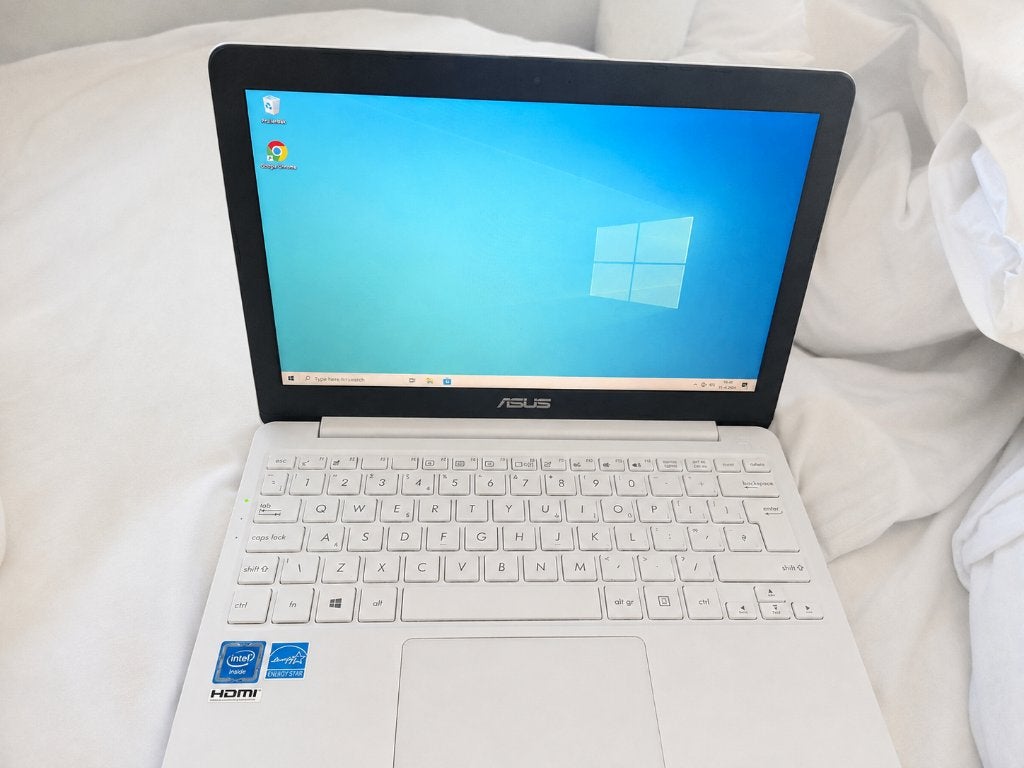 ASUS E203N Laptop - Wit, Zo goed als nieuw, Computers en Software, Windows Laptops, Minder dan 4 GB, Qwerty, Ophalen of Verzenden