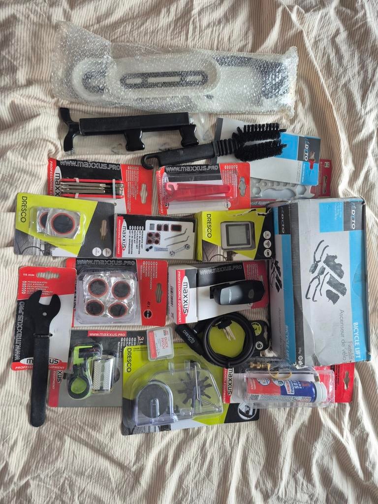 Grote fiets reparatie set - Alles nieuw in verpakking!, Fietsen en Brommers, Fietsaccessoires | Overige Fietsaccessoires, Ophalen of Verzenden