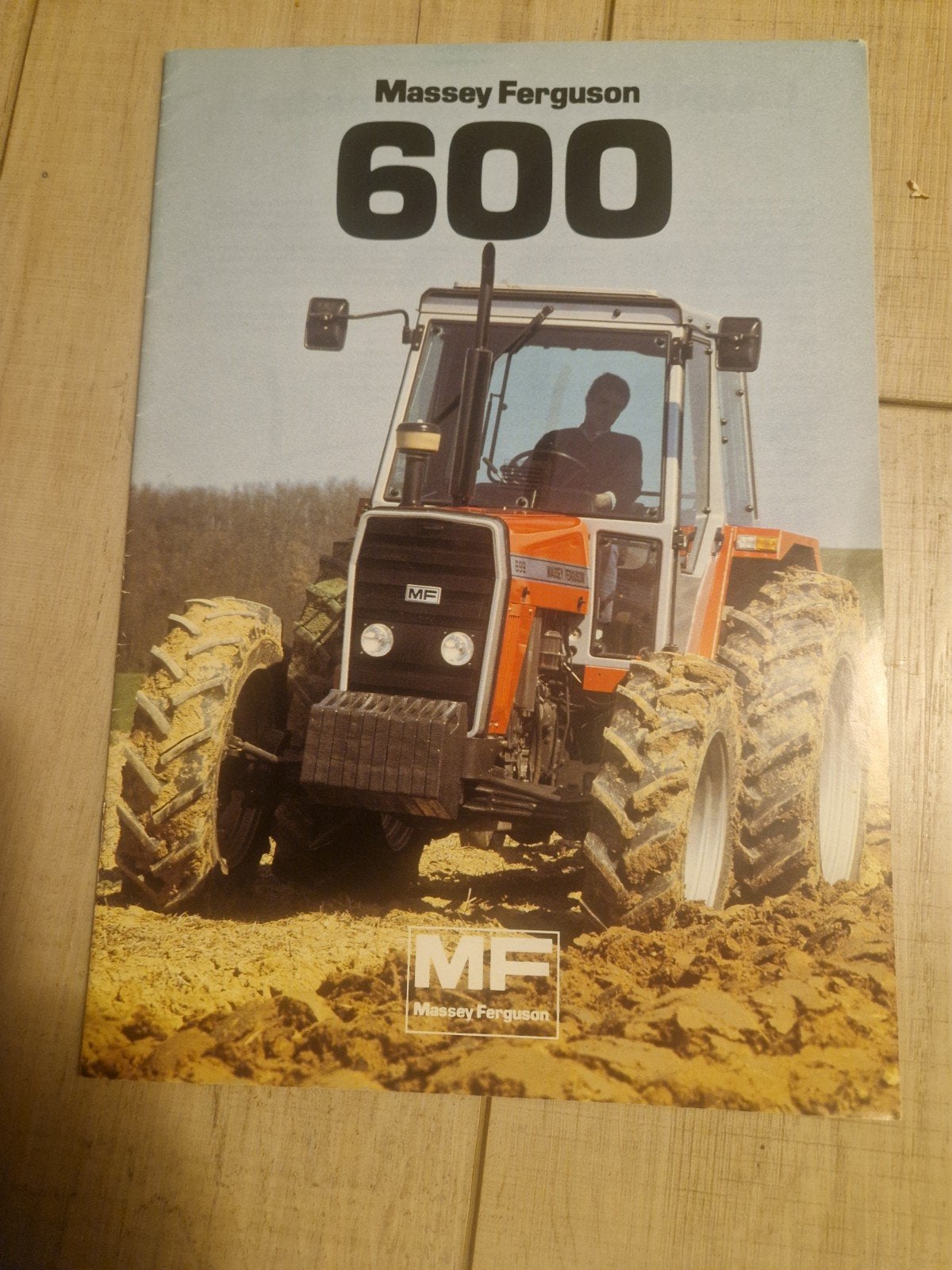 Massey Ferguson 600 Serie Brochure - Tractoren, Verzenden, Gelezen