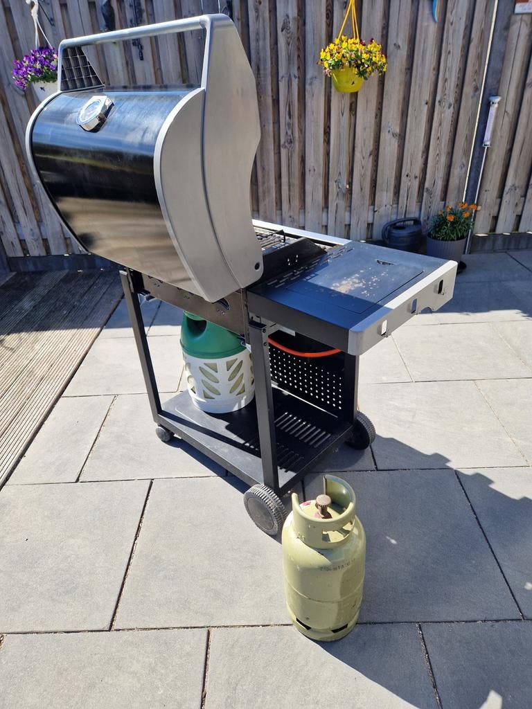 Gebruikte gasbarbecue met 3 branders en zijbrander, Tuin en Terras, Ophalen, Gebruikt, Onbekend
