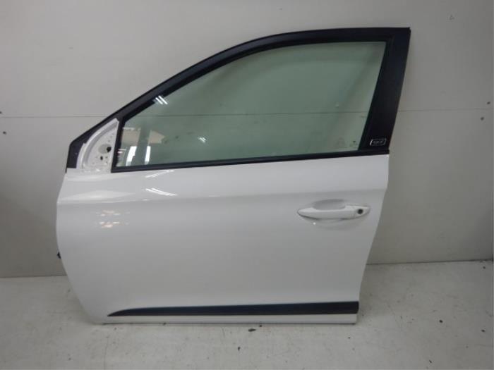 Hyundai I20 Portier Links-voor Polar white, Ophalen of Verzenden, Gebruikt, Voor, Deur