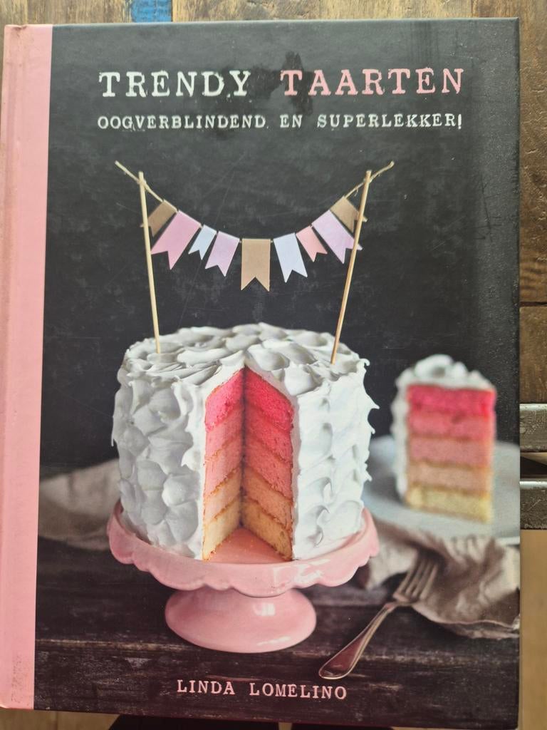 Linda Lomelino - Trendy taarten. Nooit gebruikt., Boeken, Italië, Ophalen of Verzenden, Zo goed als nieuw, Linda Lomelino