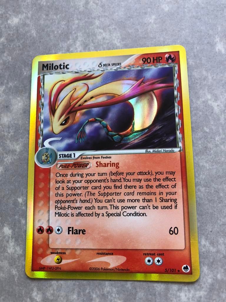 Milotic delta species, Ophalen of Verzenden, Zo goed als nieuw