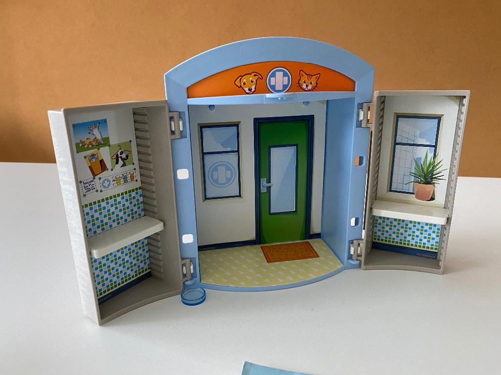 Playmobil dierenarts meeneem huisje, Ophalen, Zo goed als nieuw, Complete set
