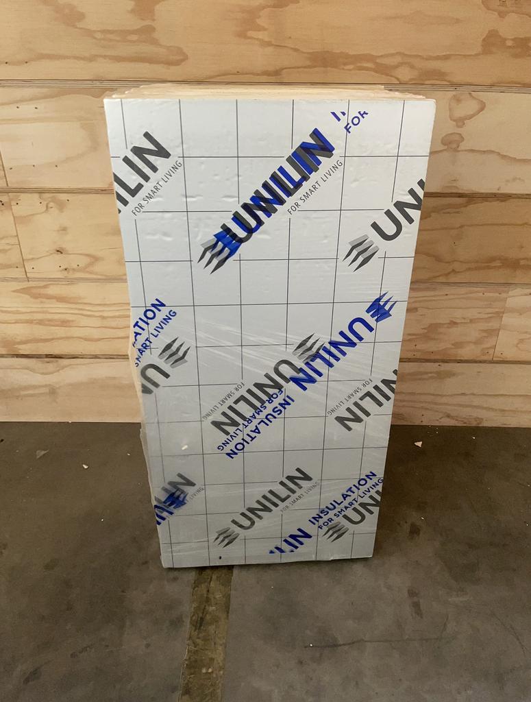 Te koop grote partij 10 cm dik met mes en groef A en B keuze, Nieuw, Ophalen of Verzenden, Hardschuim (Pir), 15 m² of meer