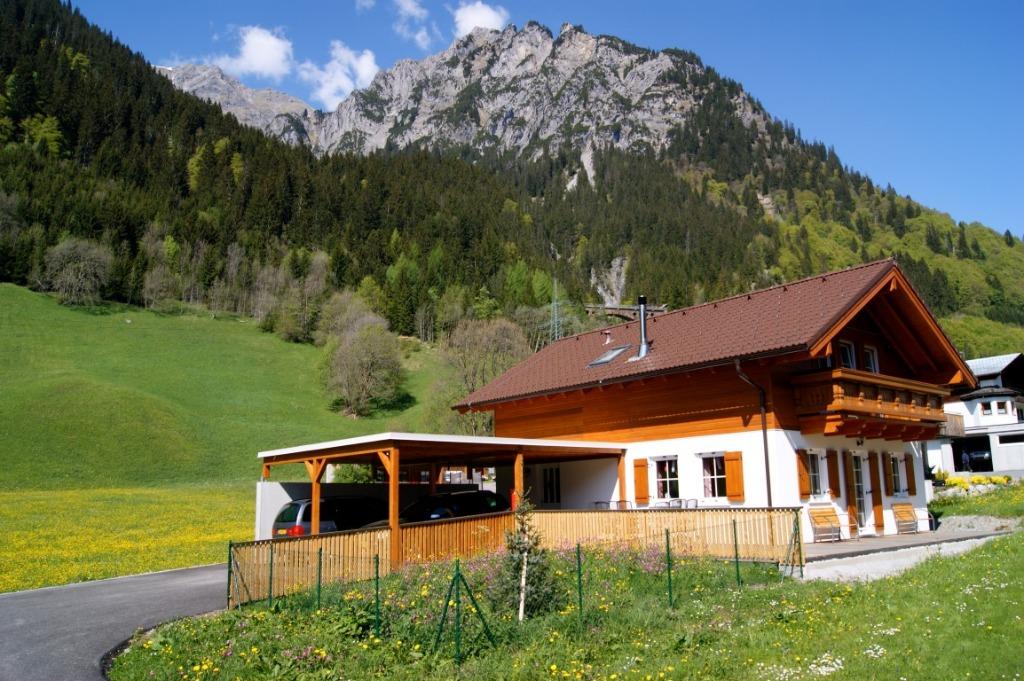 10P Chalet Oostenrijk zomervakantie 4-25 juli beschikbaar, Vakantie, Vakantiehuizen | Oostenrijk, 4 of meer slaapkamers, In wintersportgebied