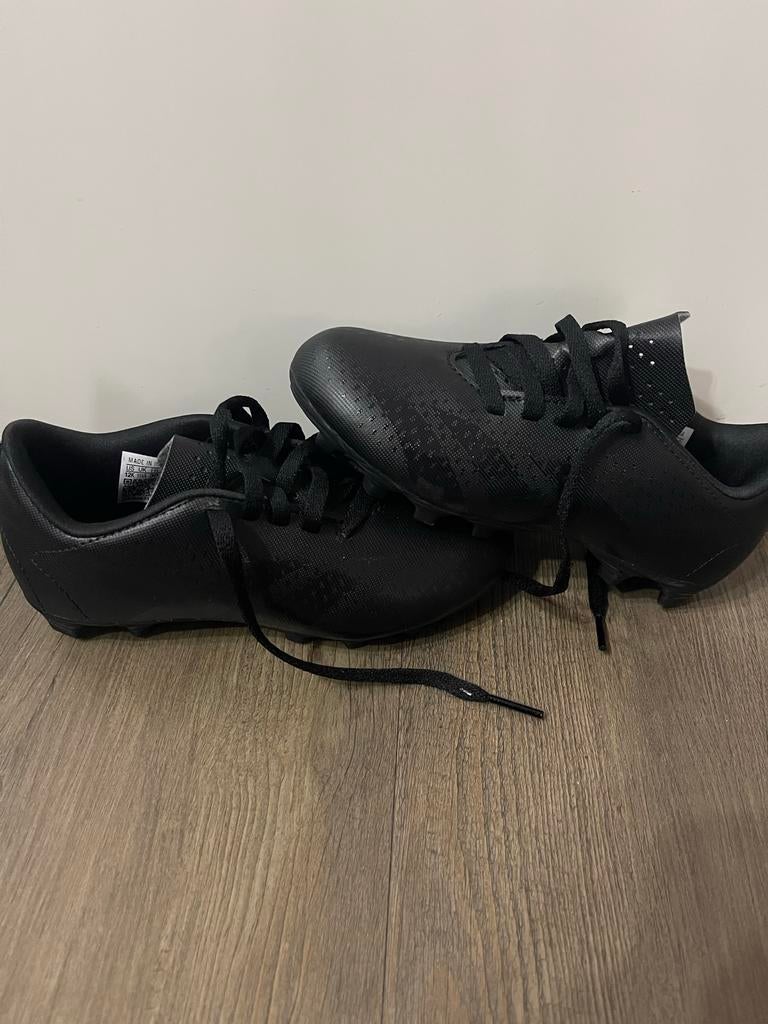 Adidas kindervoetbalschoenen maat 30, Ophalen, Schoenen, Nieuw, Jongen
