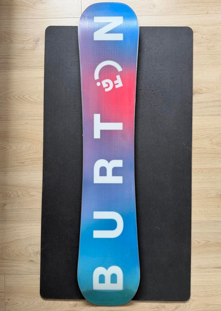 Burton Feelgood Camber 2025 + Lexa EST bindingen - Topstaat!, Ophalen, Zo goed als nieuw, Board