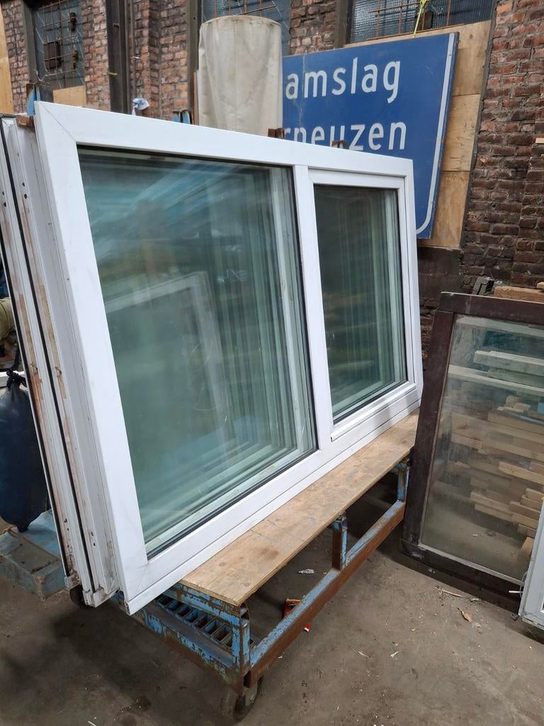 Kunstof kozijnen   met dubbel glas en draai kiep gedeelte, Kunststof, 225 cm of meer, Ophalen of Verzenden, Zo goed als nieuw