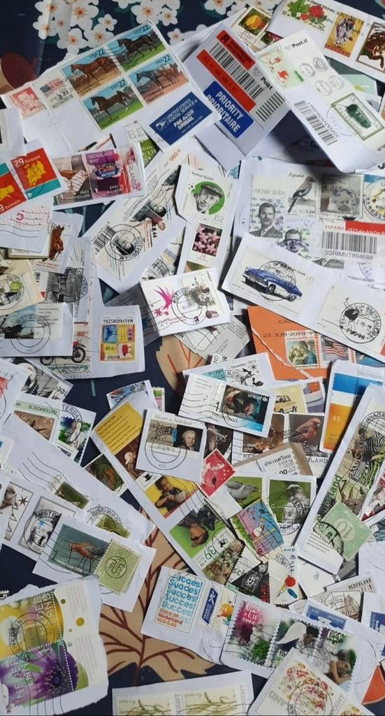 Veel postzegels uit Europa ,Azië, Afrika en Zuid-Amerika., Postzegels en Munten, Postzegels | Volle albums en Verzamelingen, Ophalen of Verzenden