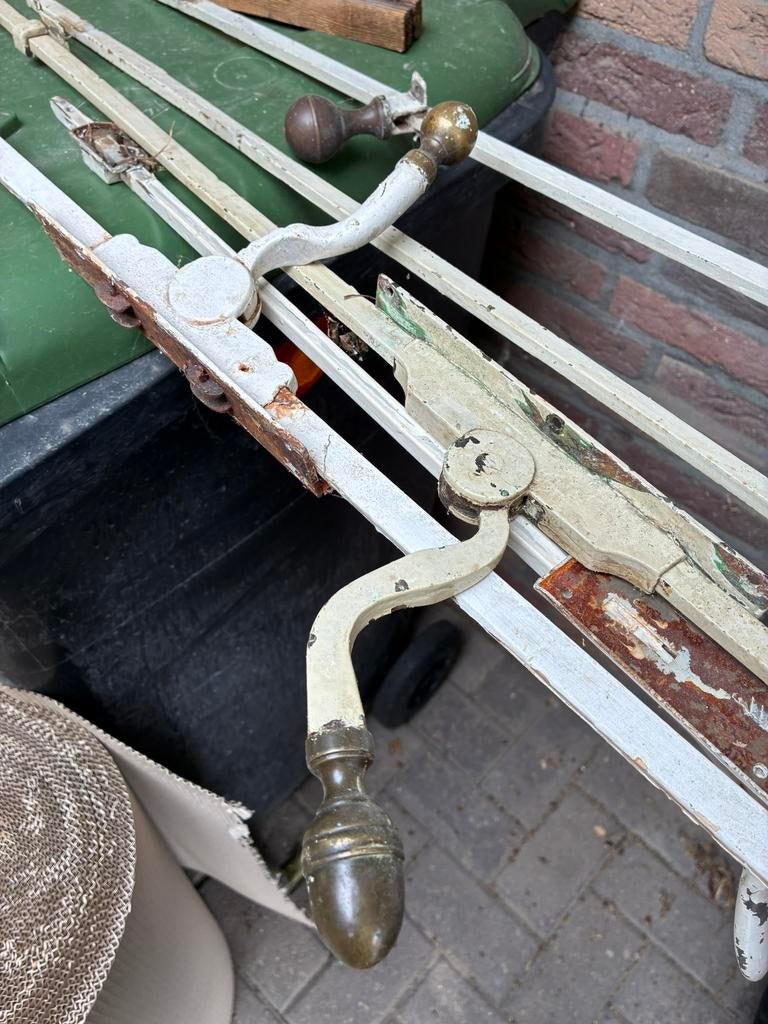 Antiek hang en sluitwerk 4 stuks, Ophalen
