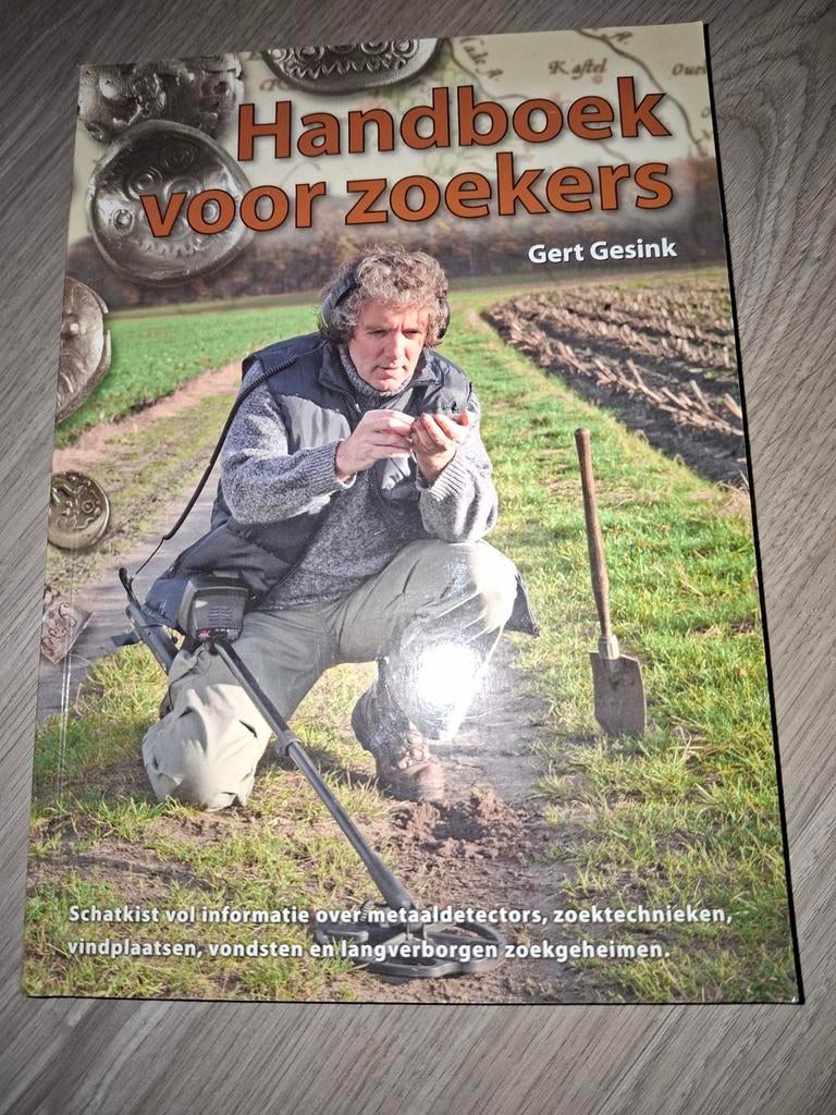 Handboek voor zoekers, Hobby en Vrije tijd, Metaaldetectors, Ophalen of Verzenden, Zo goed als nieuw
