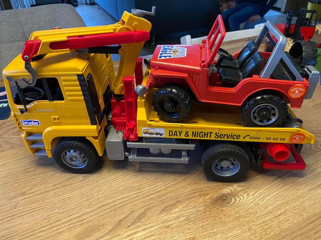 Bruder MAN takelwagen met Jeep, Ophalen, Zo goed als nieuw, Afstandsbediening