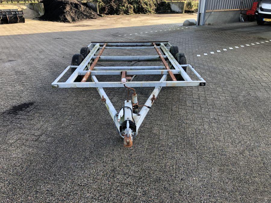 Onderstel aanhangwagen/ auto-ambulance, Ophalen, Gebruikt