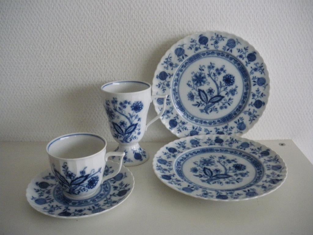 Royal Tettau echt Kobalt Drache Modell servies, Ophalen of Verzenden, Zo goed als nieuw, Bord(en), Wedgwood