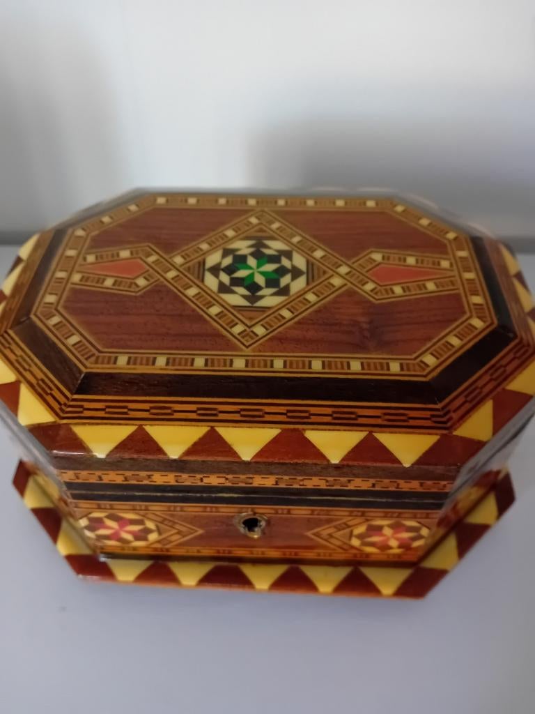 Vintage Marokkaans sieradendoosje - handgemaakt, Sieraden, Tassen en Uiterlijk, Gebruikt, Bruin, Ophalen of Verzenden, Met slot