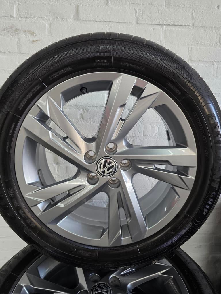 Orig. 17" VW Taigo R-line velgen, ZGAN Goodyear zomerbanden, Auto-onderdelen, Ophalen, Gebruikt, Banden en Velgen, 17 inch