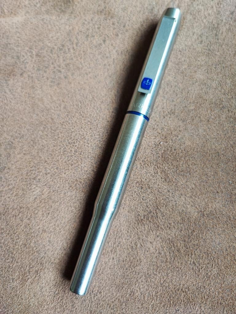 Parker 25 vulpen, roestvrij staal., Verzamelen, Pennenverzamelingen, Ophalen of Verzenden, Zo goed als nieuw, Vulpen, Parker